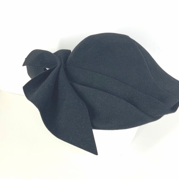 Vintage 40s G Howard Hodge Black Felt Hat w/ Oversized Bow – Classic Dress Style